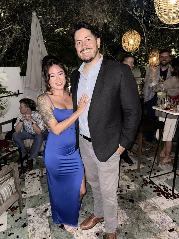 Linh y Pepe de fiesta