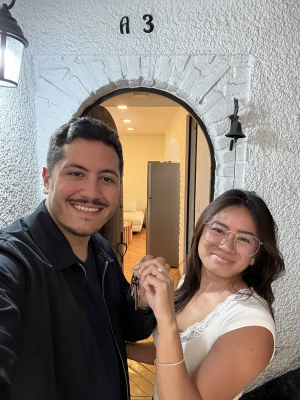 Con las llaves de nuestro depa